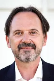Paolo Pierobon en Con la grazia di un Dio
