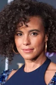 Retrato de Parisa Fitz-Henley