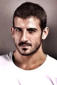Retrato de Paşhan Yılmazel