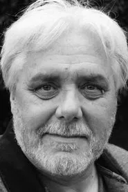 Retrato de Paul Broughton