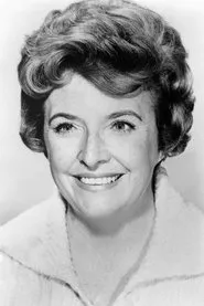 Peggy Cass en Gidget Goes Hawaiian