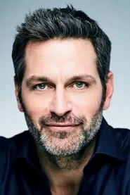 Peter Hermann en In the Family