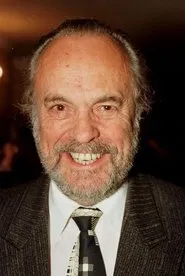 Retrato de Philip Madoc
