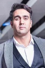Pouria Poursorkh en Harchi Khoda Bekhad