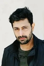 Priyanshu Chatterjee en Barun Rai and the House on the Cliff