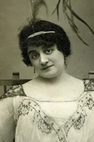 Foto de Rafaela Satorrés interpretando a Doña María en Rojo y negro