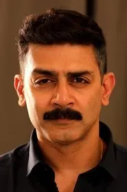 Raghu Mukherjee en Aryan
