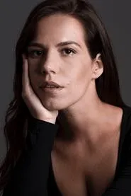 Foto de Raquel Rocha Vieira interpretando a Sanitaria en Sobre todo de noche