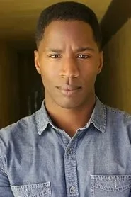 Rasheed Stephens en Brown Paper Bag