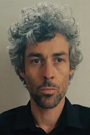 Retrato de Raúl Teba