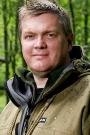 Ray Mears en Trips Money Can't Buy with Ewan McGregor