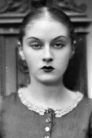 Rena Mandel en Vampyr, la bruja vampiro
