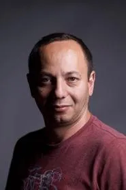 Roberto Fiesco en Velociraptor