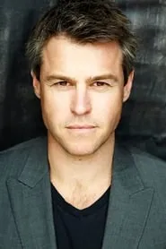 Retrato de Rodger Corser