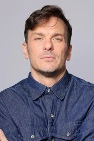 Foto de Rodrigo Pedreira como Vargas Rissi