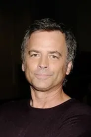 Roger Lodge en Vampiros del espacio