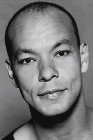 Foto de Roland Gift interpretando a Danny / Victoria en Sammy y Rosie se lo montan