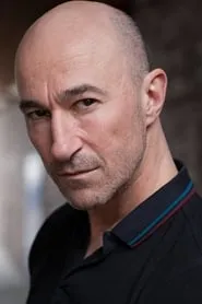 Ross Mullan en The Outer Darkness