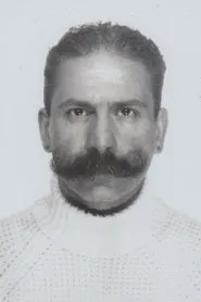 Retrato de Rouzbeh Rashidi