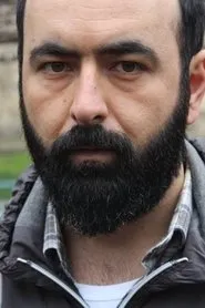 Retrato de Rovshan Mammadov