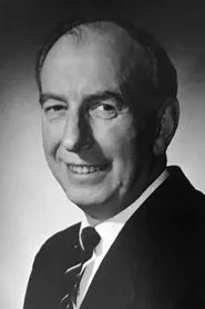 Russell Napier en The Case of The Smiling Widow