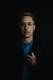 Ryan Key en Moustachette
