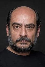 Foto de Sait Seçkin como Harun