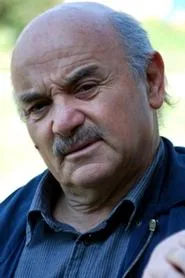 Salvatore Misticone en Din Don - Una parrocchia in due