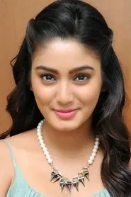Foto de Sana Makbul como Lavanya Kashyap