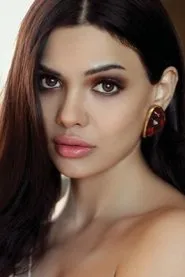 Sara Loren en Mahnoor
