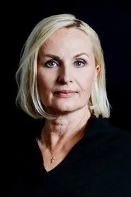 Sara Paavolainen en Musta jää