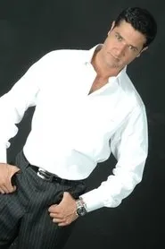 Retrato de Saúl Marín