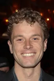 Sebastian Pigott en Mi padre debe morir