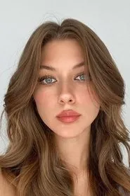 Retrato de Selinay Taşol