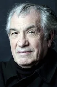 Retrato de Serge July