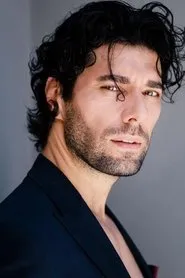 Retrato de Serhat Parıl