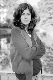 Serpil Turhan en Rot und blau