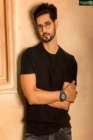 Shakti Arora en Arwah Tumbal Nyai: Part Arwah