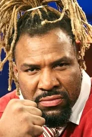 Foto de Shannon Briggs interpretando a Jörg Doberman (voice) en Greatland