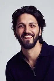 Shazad Latif en ¿Y qué tendrá que ver el amor?