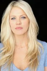 Foto de Shelby Fenner interpretando a Samantha en Local Boys