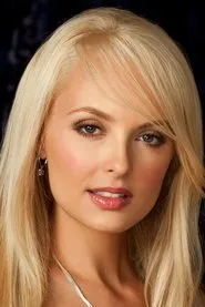 Shera Bechard aparece en Sweet Karma  Shera Bechard en Sweet Karma