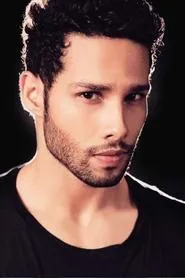 Retrato de Siddhant Chaturvedi