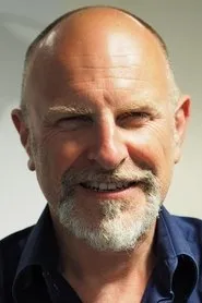 Retrato de Simon Evans