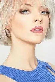 Skye Stracke en Nova