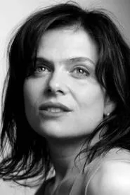 Sophie Linfield en Hope In The Year Two