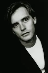 Stephan Elliott en Between a Frock and a Hard Place