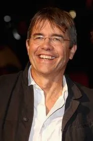 Stephen Gyllenhaal en Crashing