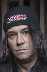 Retrato de Steve "Zetro" Souza