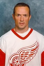 Steve Yzerman en Red Alert: Hockeytown 3: 2002 Stanley Cup Champion Detroit Red Wings